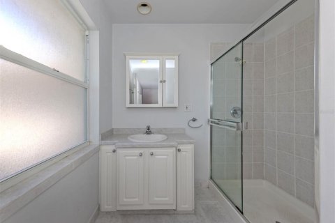 House in Venice, Florida 3 bedrooms, 135.27 sq.m. № 2391401 - photo 21