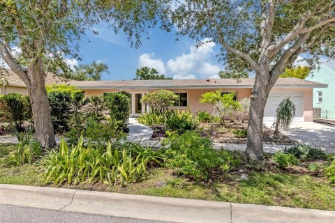 House in Venice, Florida 3 bedrooms, 135.27 sq.m. № 2391401 - photo 2