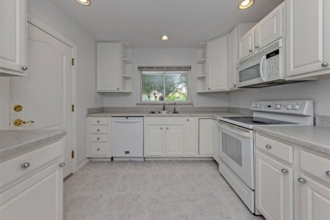 House in Venice, Florida 3 bedrooms, 135.27 sq.m. № 2391401 - photo 15