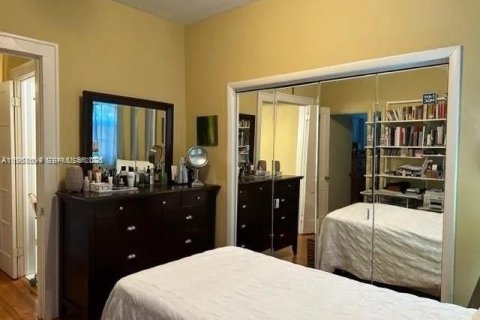 Снять в аренду виллу или дом в Корал-Гейблс, Флорида 3 спальни, 211.54м2, № 2017627 - фото 12