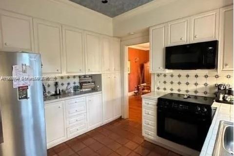 Снять в аренду виллу или дом в Корал-Гейблс, Флорида 3 спальни, 211.54м2, № 2017627 - фото 10