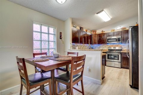 Villa ou maison à vendre à Pembroke Pines, Floride: 3 chambres, 154.5 m2 № 2050434 - photo 14