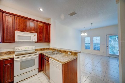 Touwnhouse à vendre à Tampa, Floride: 2 chambres, 124.49 m2 № 1902348 - photo 7