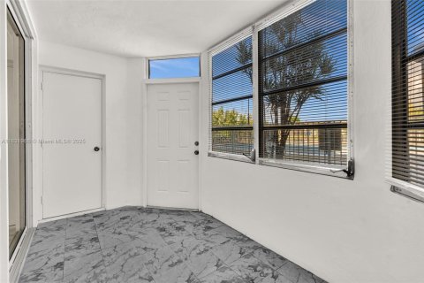 Copropriété à vendre à Miami, Floride: 1 chambre, 76.64 m2 № 1960661 - photo 12