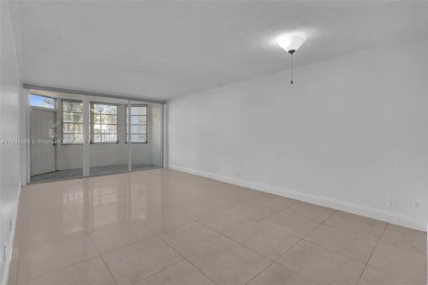 Copropriété à vendre à Miami, Floride: 1 chambre, 76.64 m2 № 1960661 - photo 9