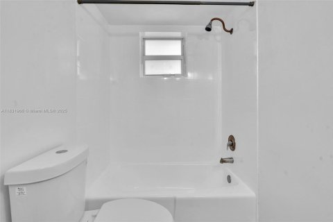 Copropriété à vendre à Miami, Floride: 1 chambre, 76.64 m2 № 1960661 - photo 19