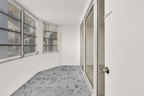 Copropriété à vendre à Miami, Floride: 1 chambre, 76.64 m2 № 1960661 - photo 16