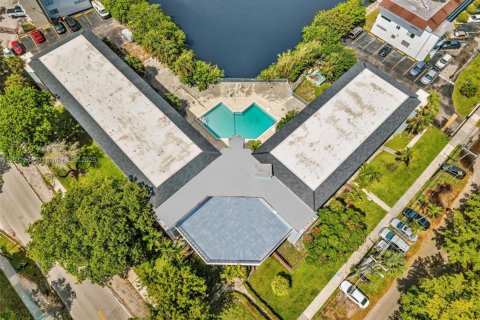 Copropriété à vendre à Miami, Floride: 1 chambre, 76.64 m2 № 1960661 - photo 29