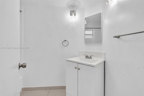 Copropriété à vendre à Miami, Floride: 1 chambre, 76.64 m2 № 1960661 - photo 18