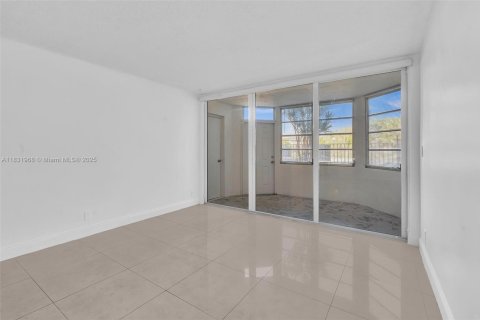 Copropriété à vendre à Miami, Floride: 1 chambre, 76.64 m2 № 1960661 - photo 11