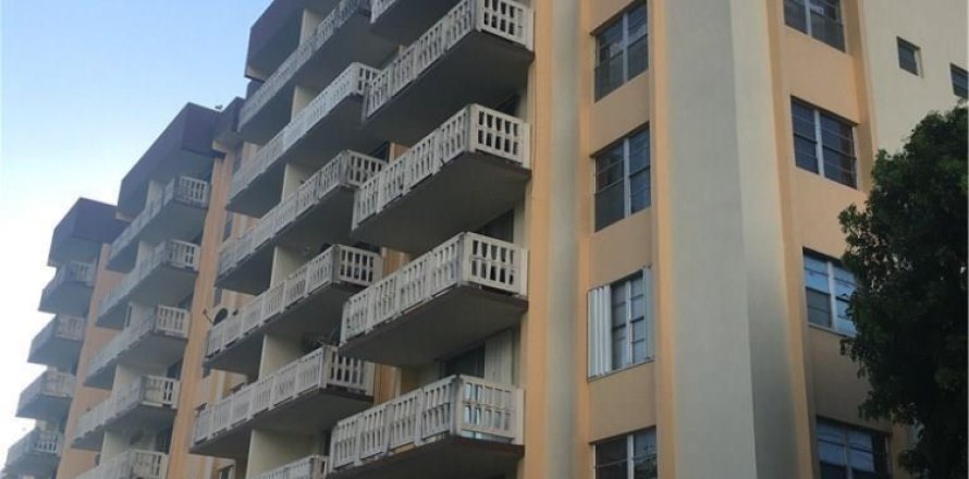 Condominio en Miami, Florida, 1 dormitorio № 2154159