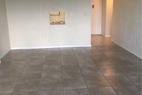 Condominio en venta en Miami, Florida, 1 dormitorio, 78.04 m2 № 2154159 - foto 10