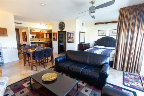 Condo in Miami, Florida, 1 bedroom  № 1889617 - photo 4