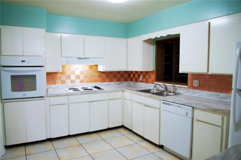 House in Lakeland, Florida 4 bedrooms, 214.14 sq.m. № 1679745 - photo 11