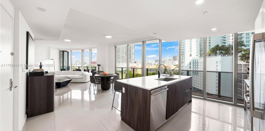 Condominio en Miami, Florida, 2 dormitorios № 1714565