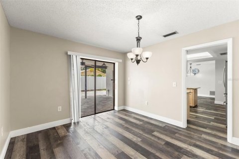 Casa en venta en Clearwater, Florida, 3 dormitorios, 196.4 m2 № 2167105 - foto 10