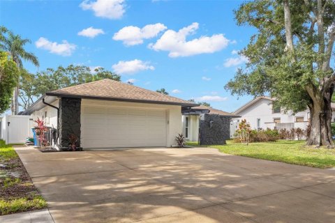 Casa en venta en Clearwater, Florida, 3 dormitorios, 196.4 m2 № 2167105 - foto 3