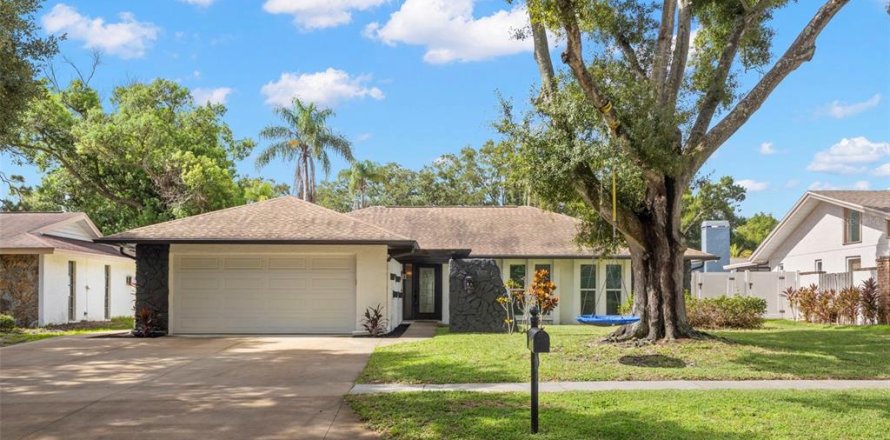 Casa en Clearwater, Florida 3 dormitorios, 196.4 m2 № 2167105