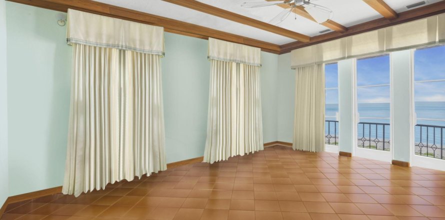 House in Palm Beach, Florida 6 bedrooms, 502.6 sq.m. № 818955