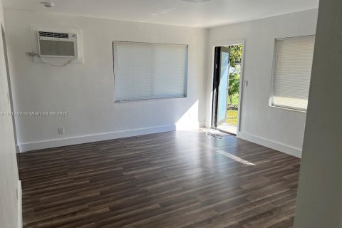 Apartment in Hollywood, Florida 2 bedrooms, 85.47 sq.m. № 1969671 - photo 2