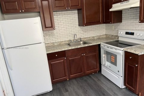 Apartment in Hollywood, Florida 2 bedrooms, 85.47 sq.m. № 1969671