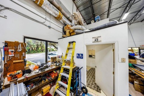 Commercial property in Hollywood, Florida № 2030490 - photo 22