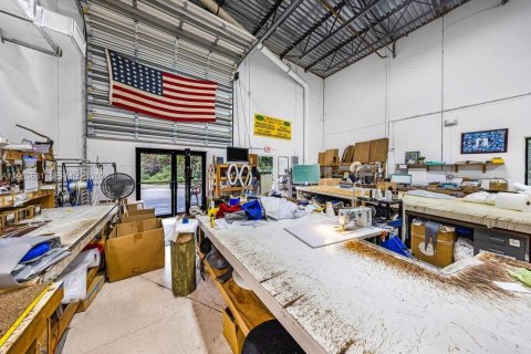 Commercial property in Hollywood, Florida № 2030490 - photo 17