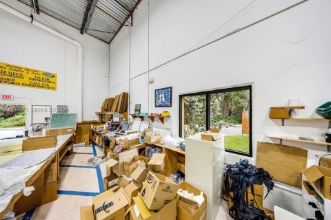 Commercial property in Hollywood, Florida № 2030490 - photo 6