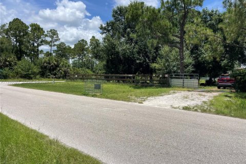 Casa en Clewiston, Florida 3 dormitorios, 117.06 m2 № 2060876