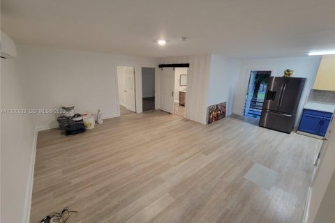 Casa en alquiler en Clewiston, Florida, 3 dormitorios, 117.06 m2 № 2060876 - foto 8