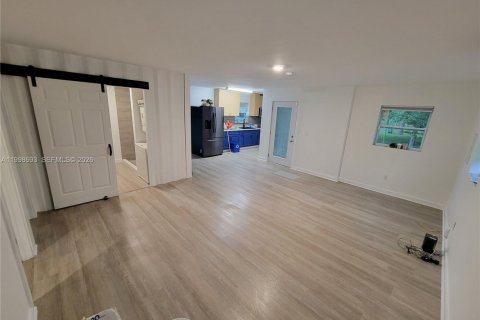 Casa en alquiler en Clewiston, Florida, 3 dormitorios, 117.06 m2 № 2060876 - foto 9