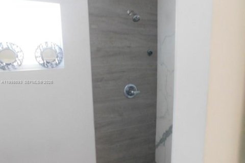 Casa en alquiler en Clewiston, Florida, 3 dormitorios, 117.06 m2 № 2060876 - foto 30