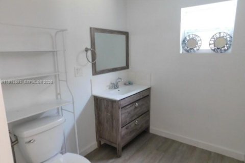 Casa en alquiler en Clewiston, Florida, 3 dormitorios, 117.06 m2 № 2060876 - foto 6