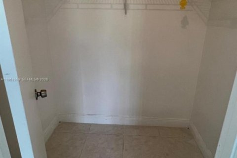 Condo in Fort Lauderdale, Florida, 2 bedrooms  № 2024909 - photo 14