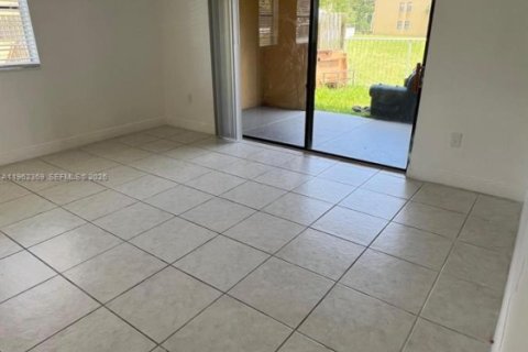 Condo in Fort Lauderdale, Florida, 2 bedrooms  № 2024909 - photo 6