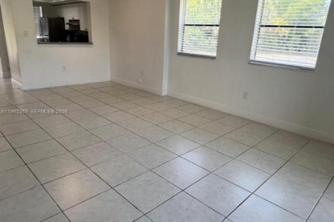 Condo in Fort Lauderdale, Florida, 2 bedrooms  № 2024909 - photo 7