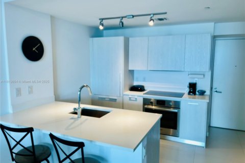 Copropriété à louer à Miami, Floride: 1 chambre, 56.67 m2 № 1875409 - photo 1