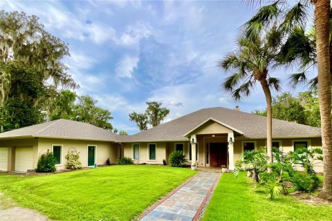 House in Waldo, Florida 5 bedrooms, 325.34 sq.m. № 2295192