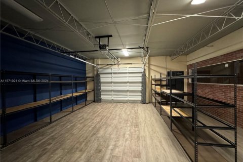 Купить коммерческую недвижимость в Холливуд, Флорида № 1710353 - фото 9