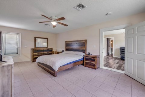 House in De Leon Springs, Florida 4 bedrooms, 164.25 sq.m. № 2130136 - photo 24