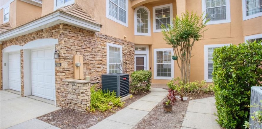 Townhouse in Orlando, Florida 3 bedrooms, 184.41 sq.m. № 2142455
