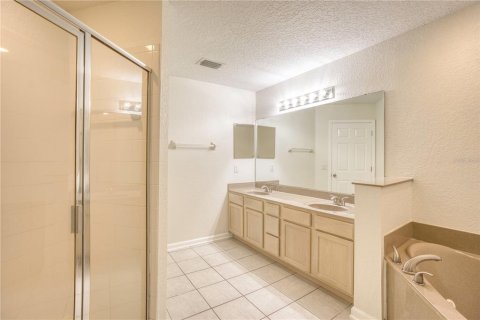 Townhouse in Orlando, Florida 3 bedrooms, 184.41 sq.m. № 2142455 - photo 24