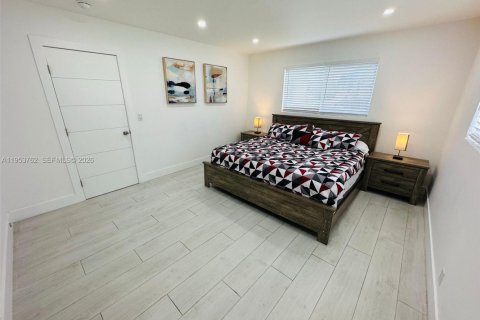 Casa en alquiler en Hollywood, Florida, 2 dormitorios, 140.75 m2 № 2010678 - foto 11