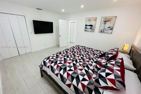 Casa en alquiler en Hollywood, Florida, 2 dormitorios, 140.75 m2 № 2010678 - foto 10