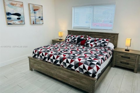 Casa en alquiler en Hollywood, Florida, 2 dormitorios, 140.75 m2 № 2010678 - foto 8