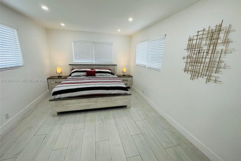 Casa en alquiler en Hollywood, Florida, 2 dormitorios, 140.75 m2 № 2010678 - foto 14