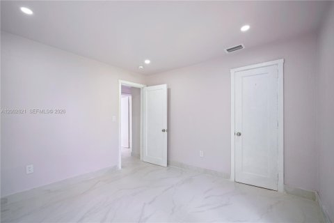 Снять в аренду виллу или дом в Холливуд, Флорида 2 спальни, 271.09м2, № 2066695 - фото 25