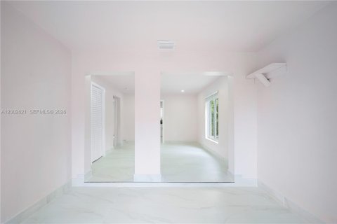 Снять в аренду виллу или дом в Холливуд, Флорида 2 спальни, 271.09м2, № 2066695 - фото 9