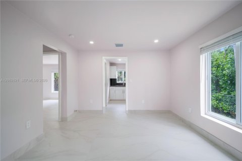 Снять в аренду виллу или дом в Холливуд, Флорида 2 спальни, 271.09м2, № 2066695 - фото 12