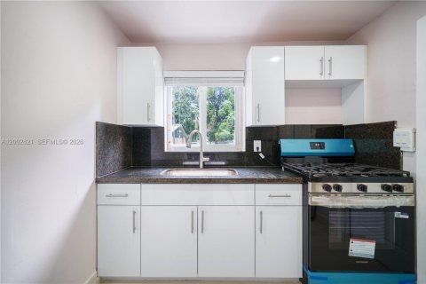 Снять в аренду виллу или дом в Холливуд, Флорида 2 спальни, 271.09м2, № 2066695 - фото 16